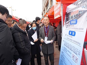 “百米小巷”人潮涌動！瑞方人力助力2025年武侯區春風行動專場招聘會“開門紅” 第4張