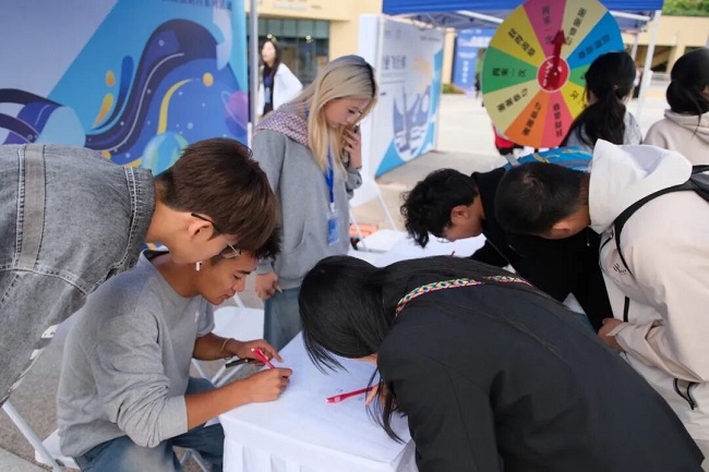 300家名企齊聚！瑞方人力助力吉利學院供需精準匹配 第4張