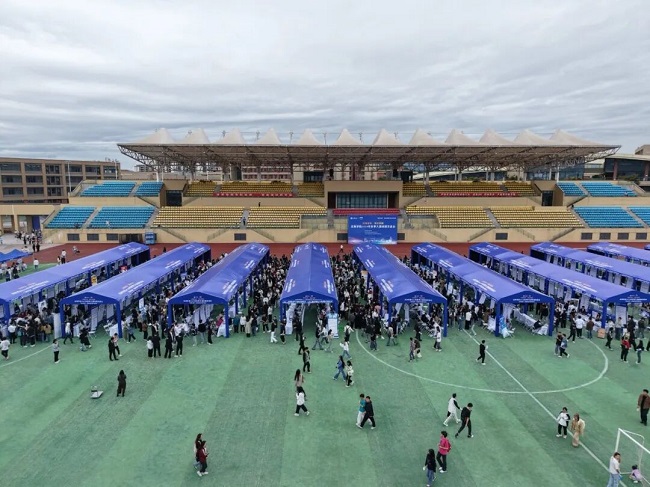 300家名企齊聚！瑞方人力助力吉利學院供需精準匹配 第2張